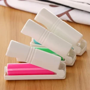 A1810 Mini Manual Plastic Brush Foldable and Washable Household Cleaning Tools Sticky Hair & Lint Remover