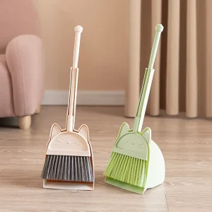 Comfortable Plastic Handle Easy Home Cleaning Tool Green Mini Plastic Broom and Dustpan for Kids and Small Home Use