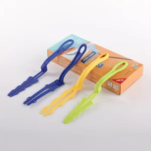 Disposable Magic Microfiber Cleaning Duster with Detachable Extendable Handle for Indoor Outdoor Multi Purpose Use