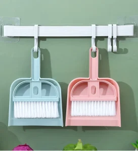 Dust Pan with Cleaning Brush