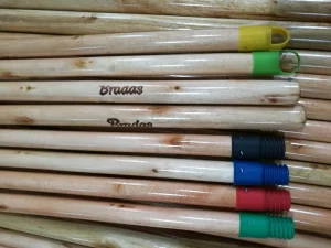 Eco Friendly Eucalyptus Wood Broom Stick with Custom Logo Wooden Broomstick for Home Cleaning Dustpan Accessories