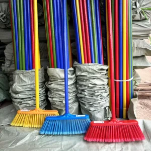 Factory Directly Chinese Brooms and Dustpan Sets Plastic Brooms with Wood Sticks