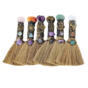 Folk Crafts Heart Shape Polished Crystals Witch Broom Gem Magic Broom for Energy Healing Crystal Gift Crafts