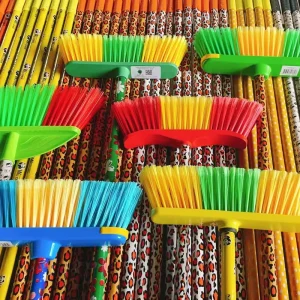Household Cleaning Product Broomsticks Wood Poles Wood Handle for Brooms and Mops