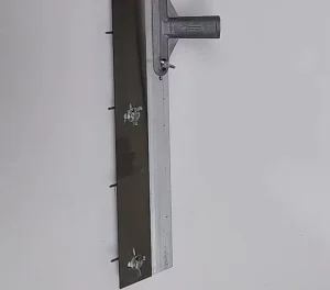 Industrial Grade Stainless Steel Notched Squeegee Rake Customizable OEM Hand Tool for Epoxy Screeding and Painting Construction