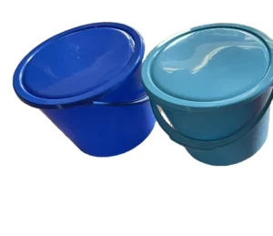 Large Capacity 8L Durable Plastic Weatherproof Farm Animal Cleaning Bucket Horse Cleaning Water Bucket with Lid