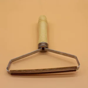 Light Natural Eucalyptus Wood Handheld Manual Lint Remover Reusable Copper Blade Portable Fabric Shaver for Clothing Pet Fur