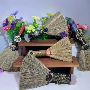 Natural Stone Mixed Size Witch Broom Crystal Craft Halloween Gift for Home Decoration