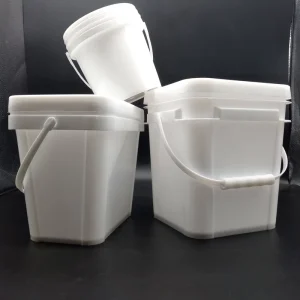 Square Creamy White Durable Plastic Buckets with Handles and Lids for Hold Food or Water