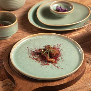Yayu Catering Factory Custom Hotel Irregular Green Ceramic Restaurant Cafe Plate Color Dinner Dishes Porcelain Plates